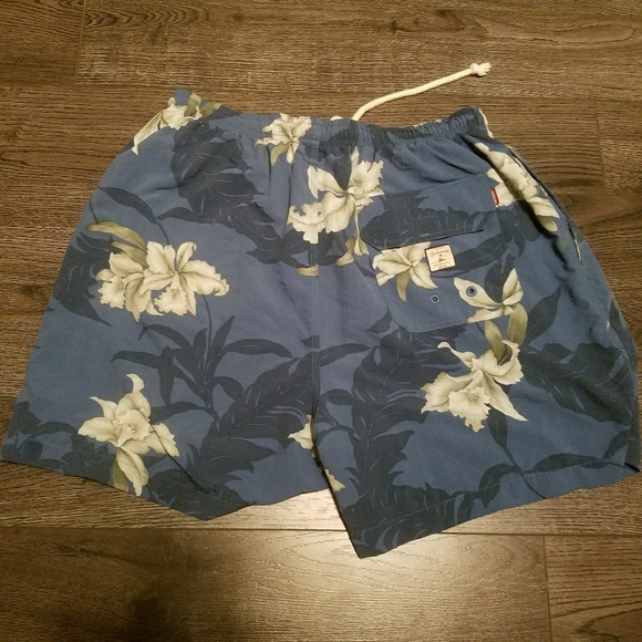 Lot of 2 Tommy Bahama swim trunks SZ Large floral - Picture 2 of 8